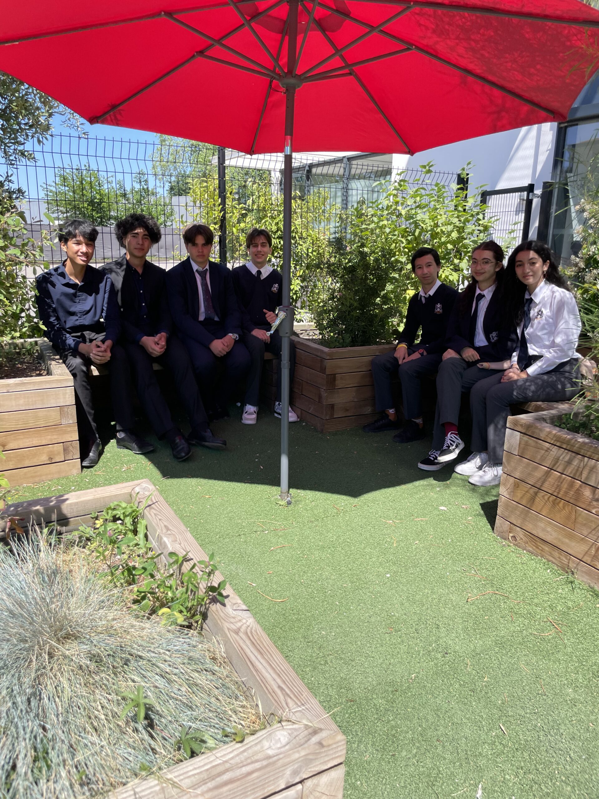 Visit to the International School 33 Gradignan campus - Students and teachers