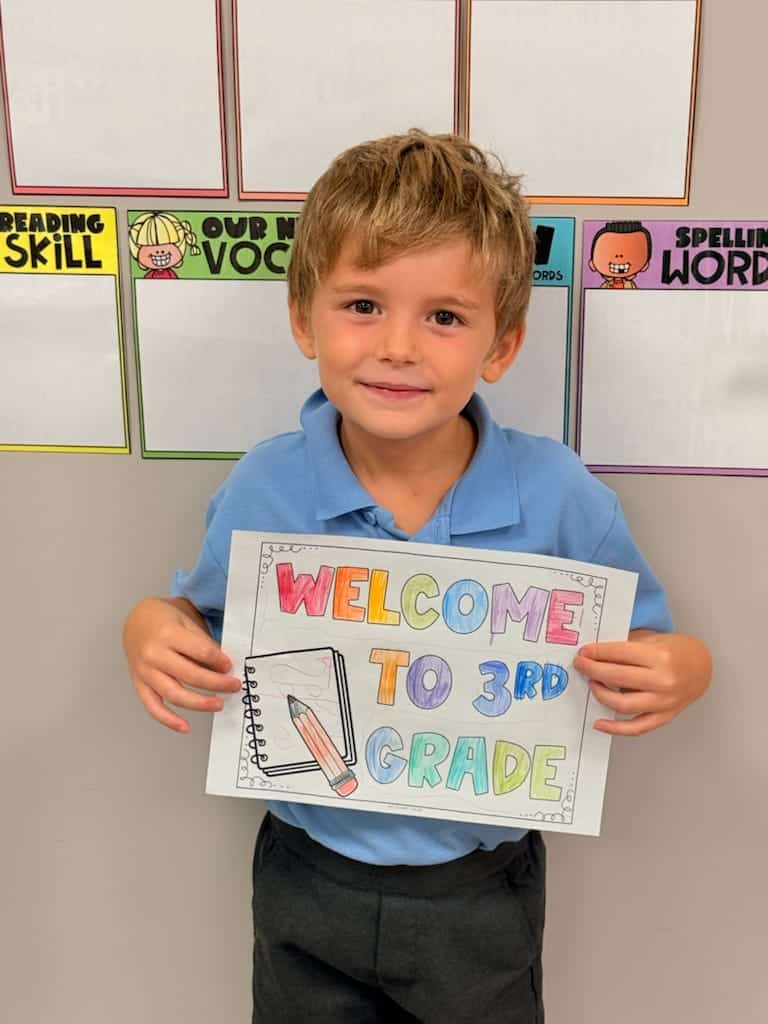 IS33 Gradignan elementary students working in class